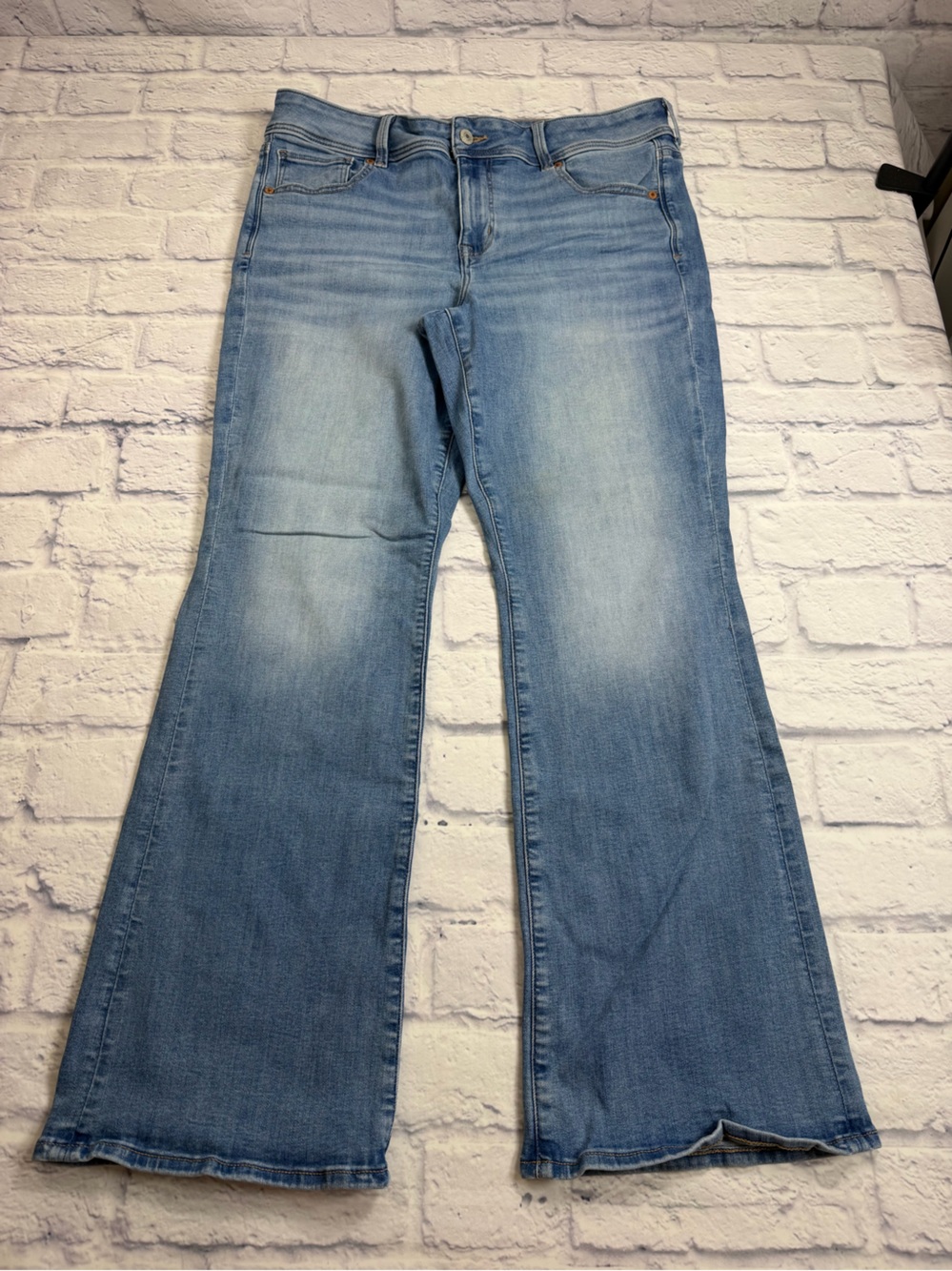 American Eagle Next Level Stretch Medium Blue Bootcut Jeans. Size 16Short.